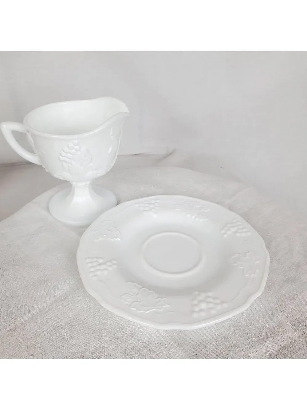 VTG Indiana Colony co Milk glass Harvest grape footed creamer / saucer